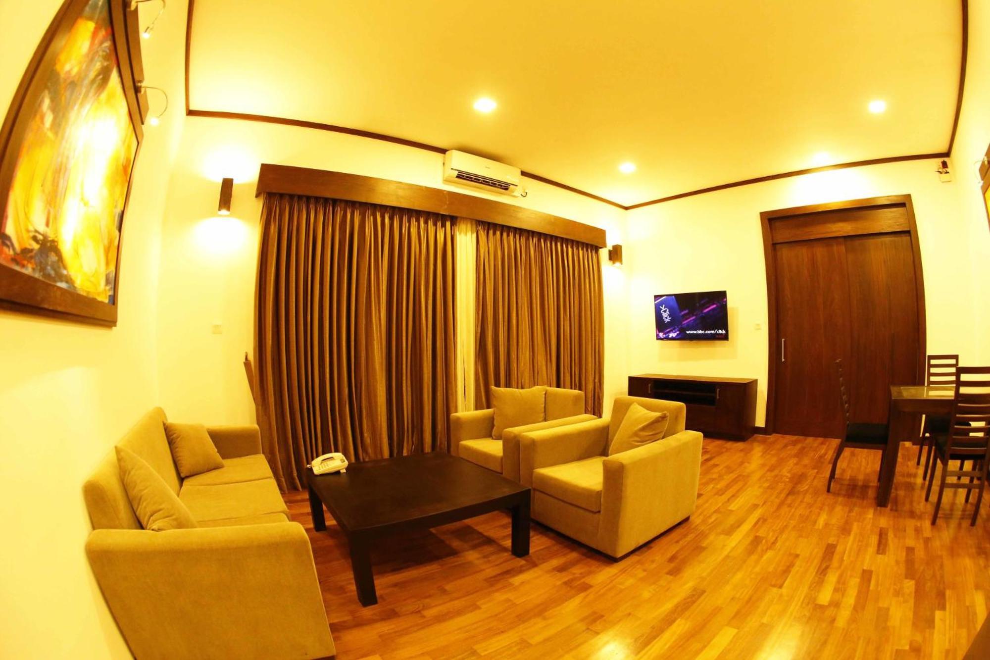 Blue Beach Hotel Wadduwa Room photo