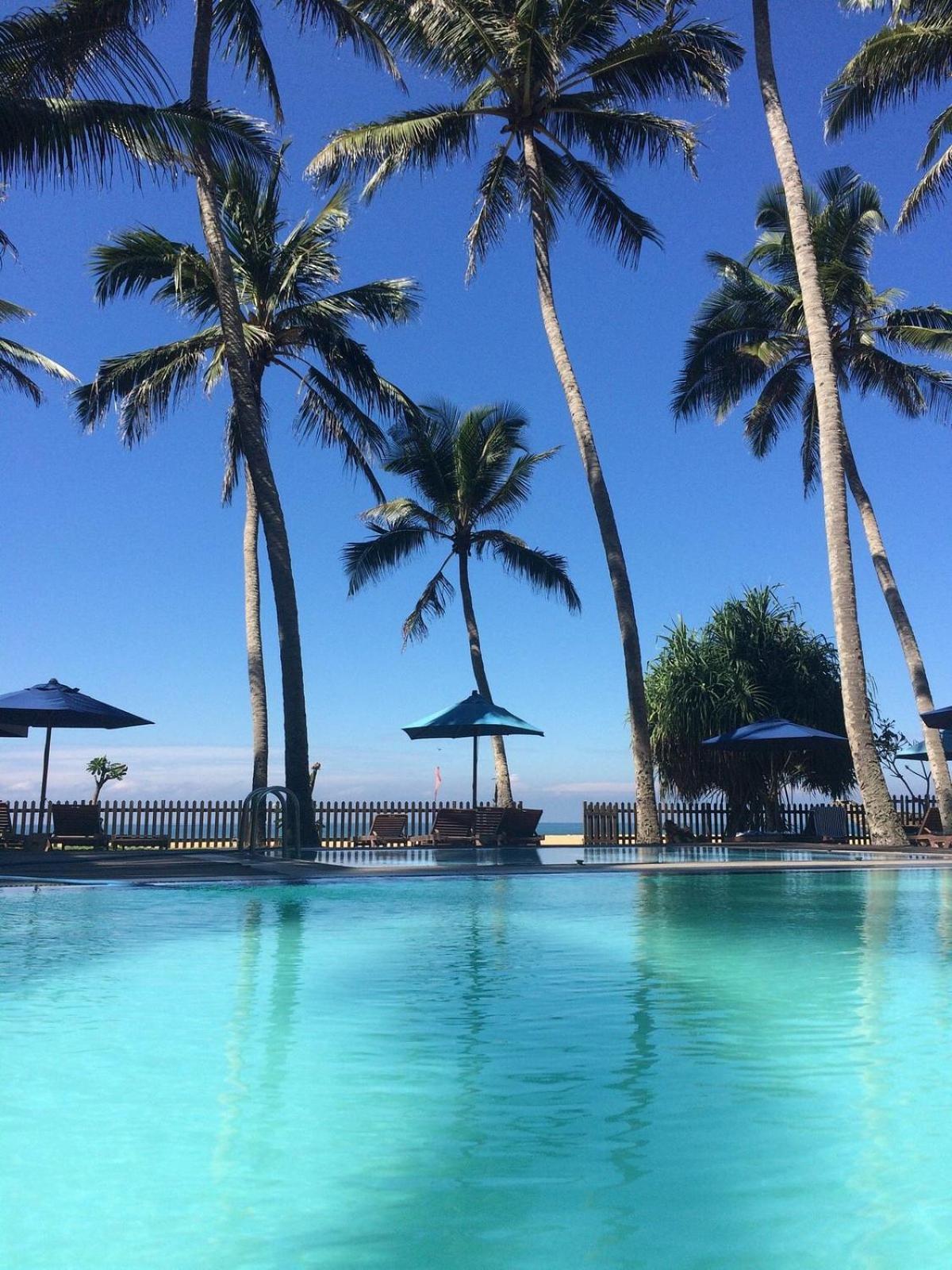 Blue Beach Hotel Wadduwa Exterior photo