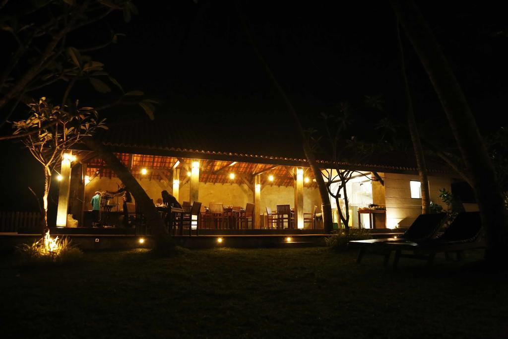 Blue Beach Hotel Wadduwa Exterior photo