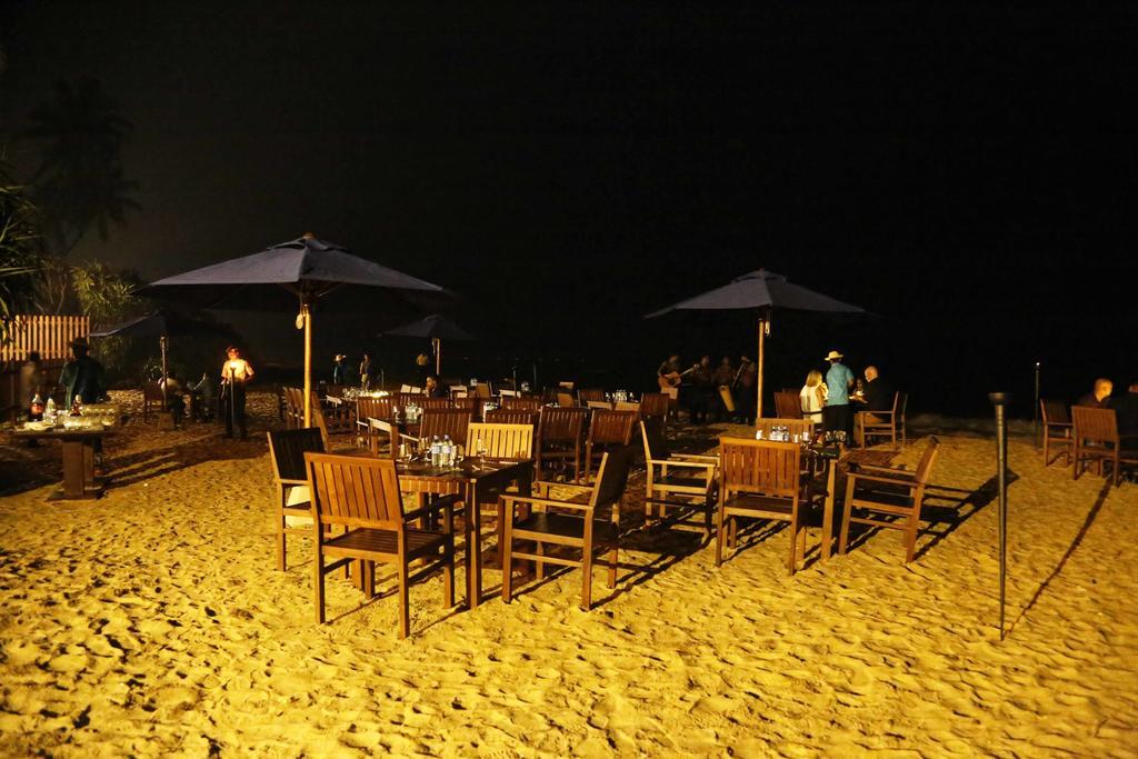 Blue Beach Hotel Wadduwa Exterior photo